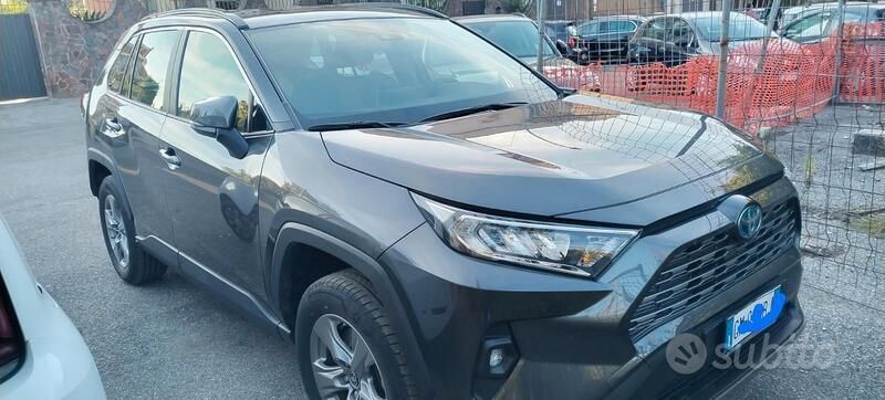 Usata Toyota RAV4 Hybrid 178 CV (130 kW) 2022 Grigio SUV