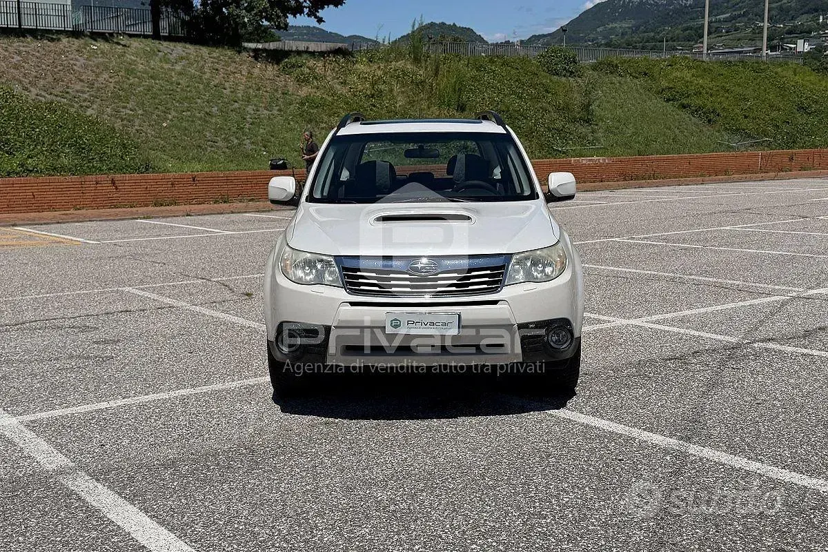 Usata Subaru Forester Trend 147 CV (108 kW) 2010 Bianco SUV