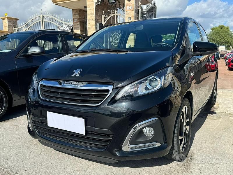 Nero Usata 2021 Peugeot 108 Tre volumi | 9900 € (Buon prezzo) - Immagine 1/4