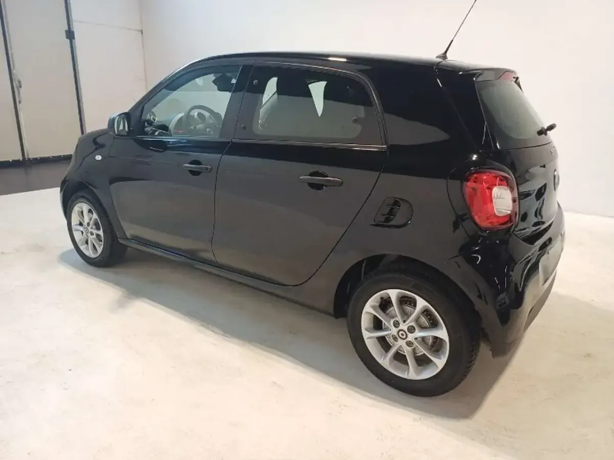 Usata Smart ForFour 71 CV (52 kW) 2019 Nero Utilitaria