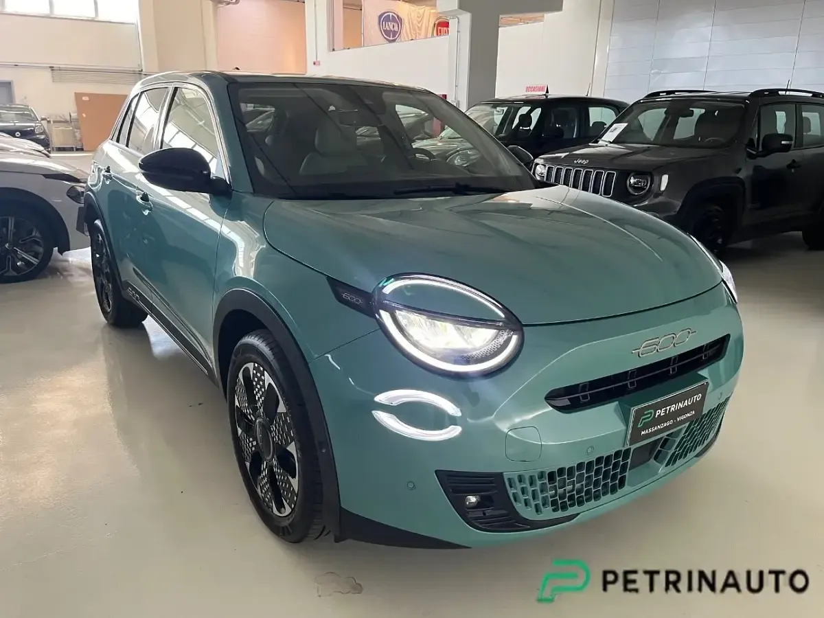 Usata Fiat 600 136 CV (100 kW) 2025 Bluazzurro SUV