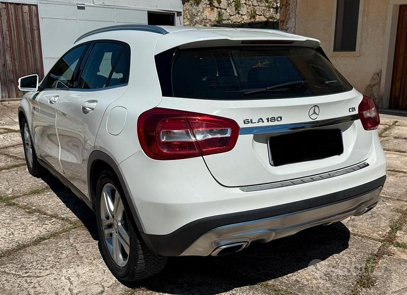 Usata Mercedes GLA180 Premium 109 CV (80 kW) 2015 Bianco SUV