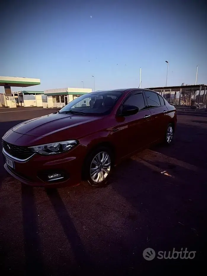 Usata Fiat Tipo 95 CV (69 kW) 2016 Rosso Berlina