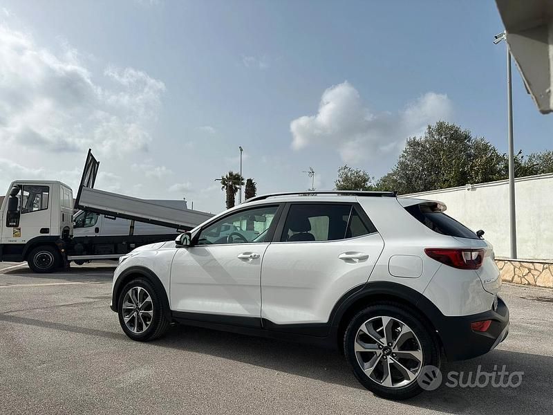Usata Kia Stonic 132 CV (97 kW) 2019 Bianco SUV