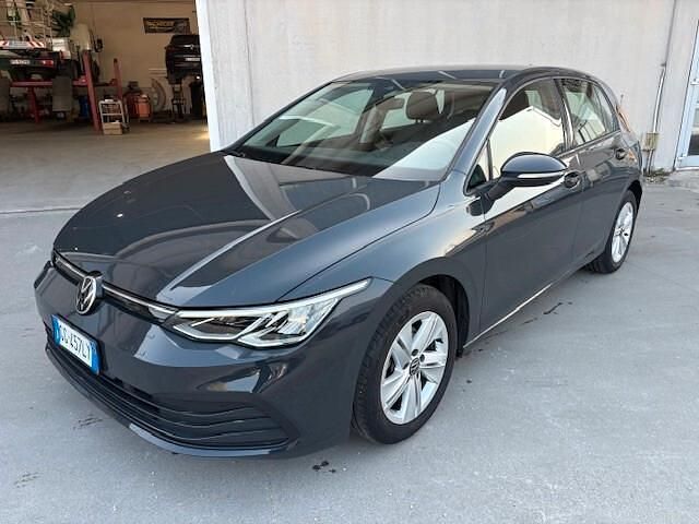 Usata VW Golf VIII Life 110 CV (80 kW) 2021 Grigio Berlina