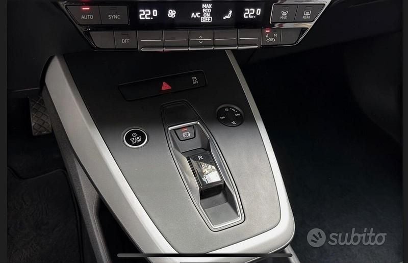 Usata Audi Q4 e-tron 125 kW (170 CV) 2023 Grigio SUV