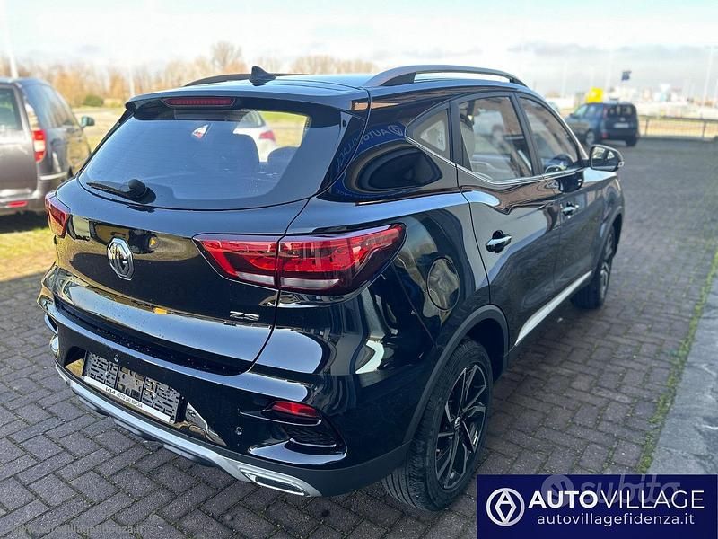 Usata MG ZS Luxury 106 CV (77 kW) 2024 Nero SUV