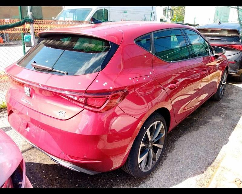 Usata Seat Leon FR 150 CV (110 kW) 2024 Rosso