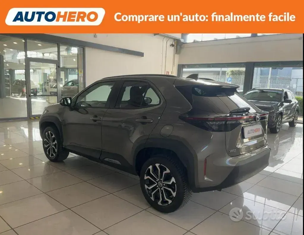 Usata Toyota Yaris Cross 92 CV (67 kW) 2022 Marrone SUV