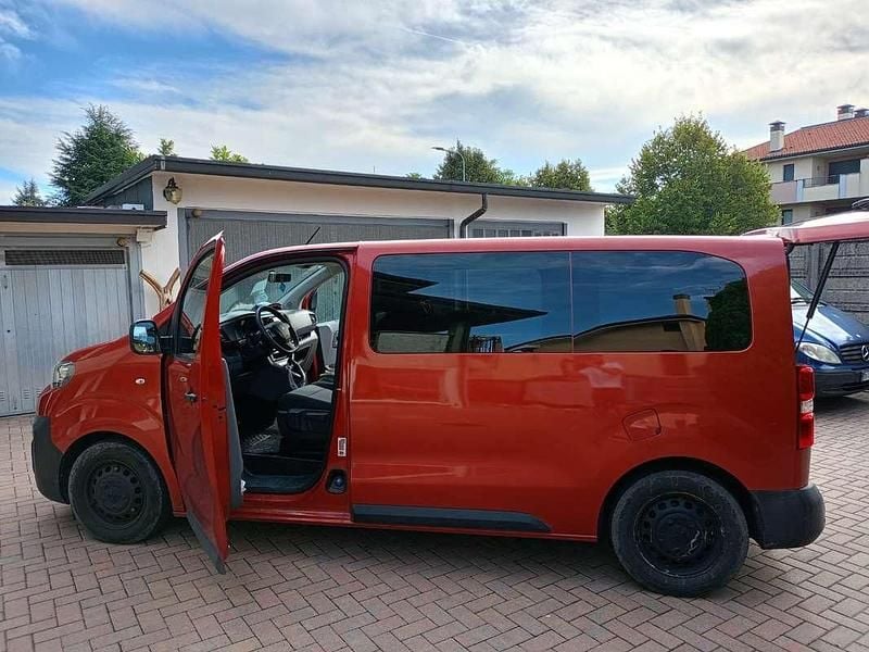 Usata Peugeot Expert 150 CV (110 kW) 2020 Rosso Furgone