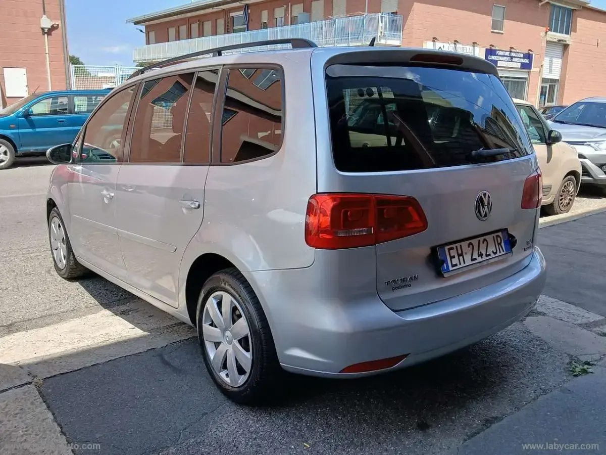 Usata VW Touran 105 CV (77 kW) 2011 Grigio Monovolume