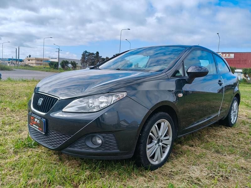 Usata Seat Ibiza 85 CV (62 kW) 2011 Nero Berlina