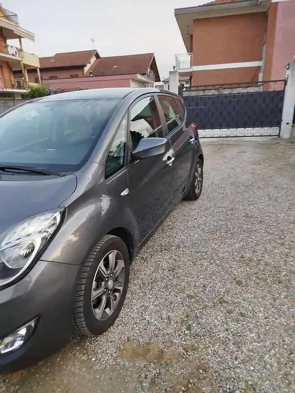 Usata Hyundai ix20 Xpossible 90 CV (66 kW) 2016 Grigio Utilitaria