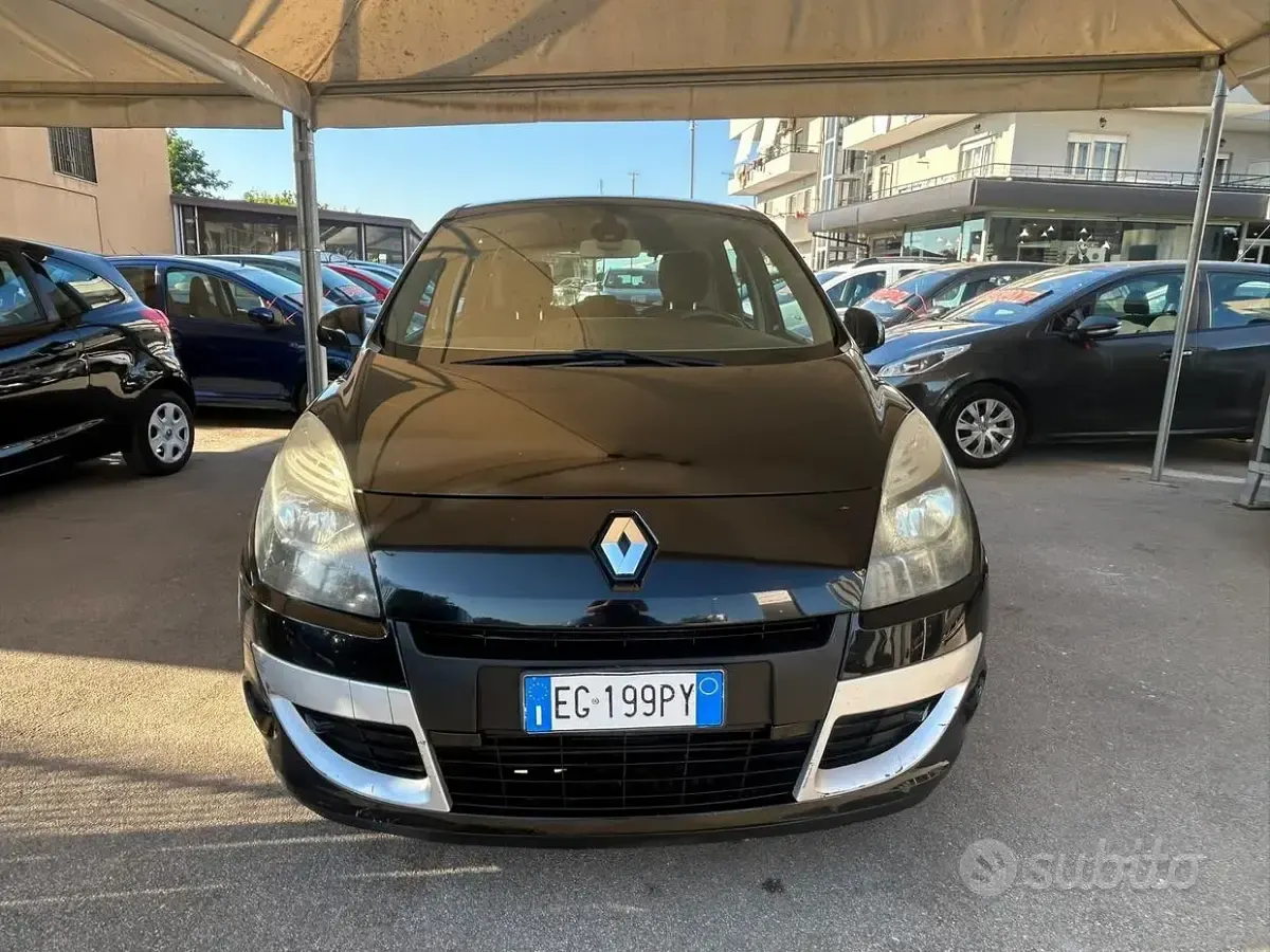 Usata Renault Scenic E-Tech Dynamique 110 CV (80 kW) 2011 Nero Monovolume
