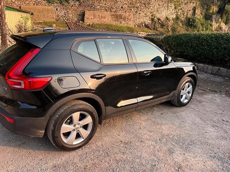 Usata Volvo XC40 129 CV (94 kW) 2021 Nero SUV