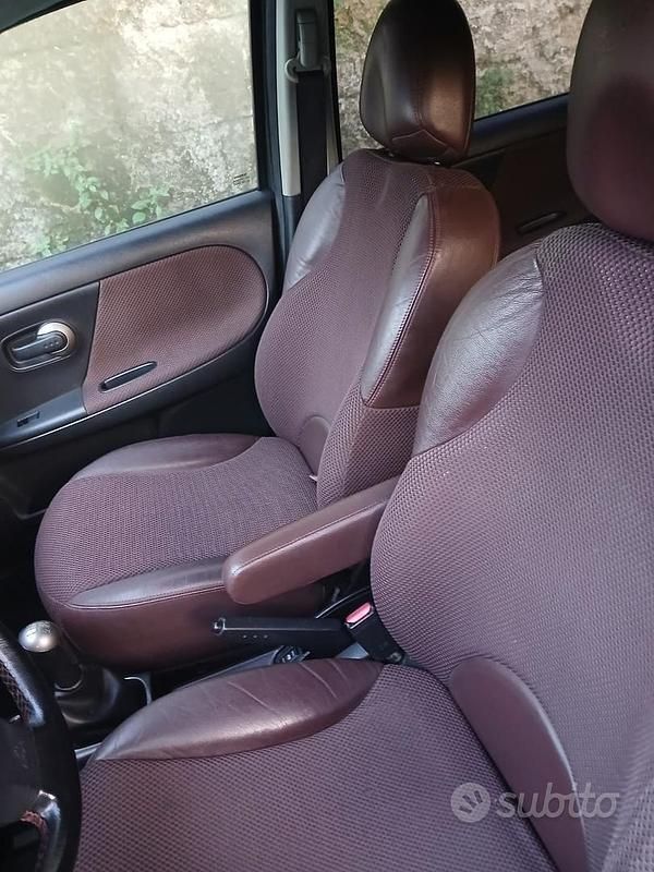 Usata Nissan Note 90 CV (66 kW) 2005 Utilitaria