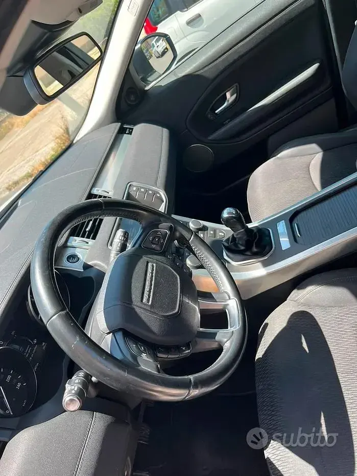 Usata Land Rover Range Rover evoque 150 CV (110 kW) 2017 Bianco Station wagon