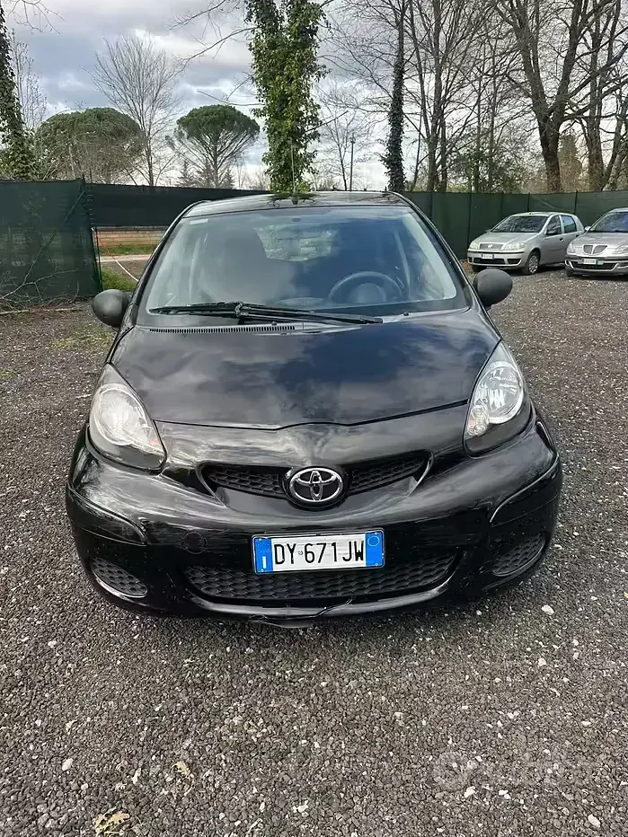 Usata Toyota Aygo 68 CV (50 kW) 2009 Nero Utilitaria