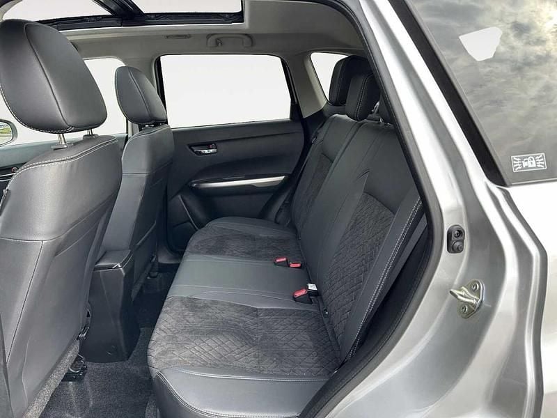 Second-hand Suzuki Vitara 116 CP (85 kW) 2023 Gri SUV