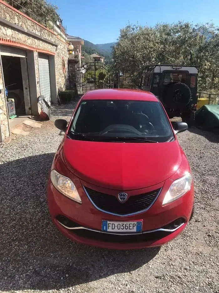 Usata Lancia Ypsilon 69 CV (50 kW) 2016 Utilitaria