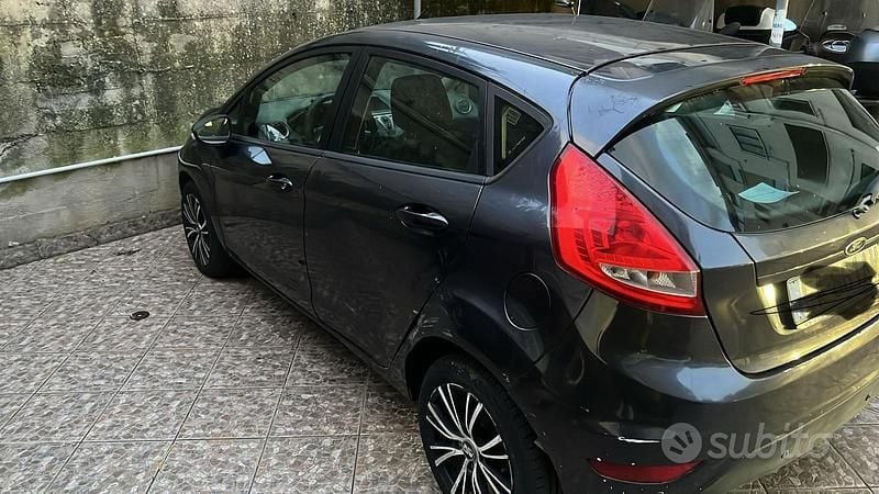 Gebraucht Ford Fiesta 101 PS (74 kW) 2009 Blau Limousine