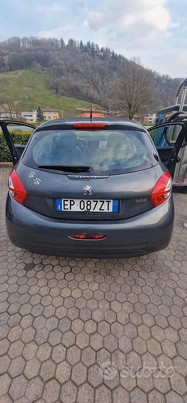 Usata Peugeot 208 Allure 82 CV (60 kW) 2013 Utilitaria