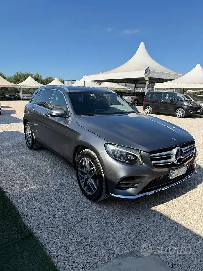 Usata Mercedes GLC250 Premium 204 CV (150 kW) 2017 Grigio chiaro SUV