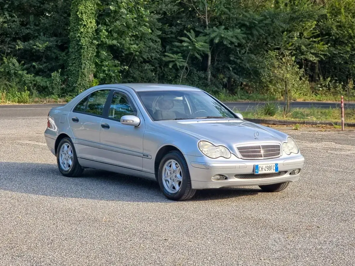 Usata Mercedes C200 Classic 122 CV (89 kW) 2003 Berlina