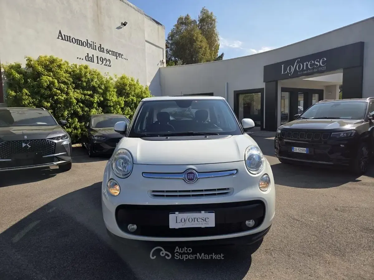 Begagnad Fiat 500L Lounge 95 HK (69 kW) 2016 Vit Minibuss