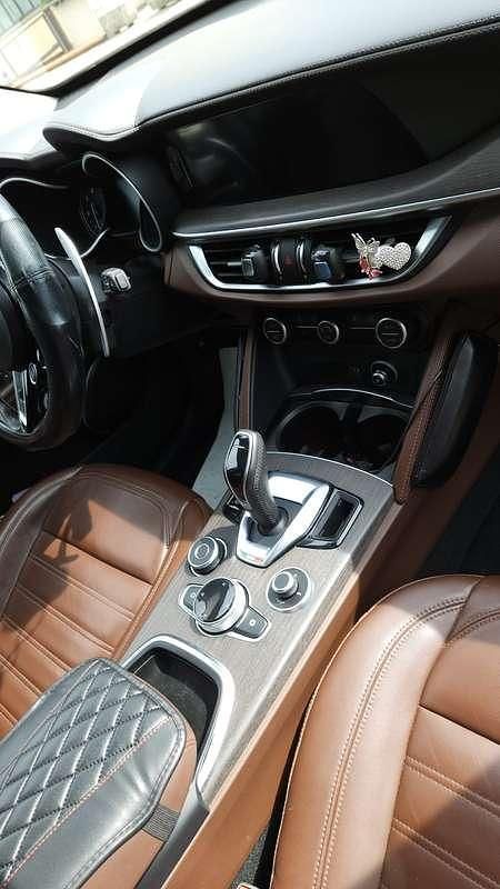 Usata Alfa Romeo Stelvio 209 CV (153 kW) 2020 Nero SUV