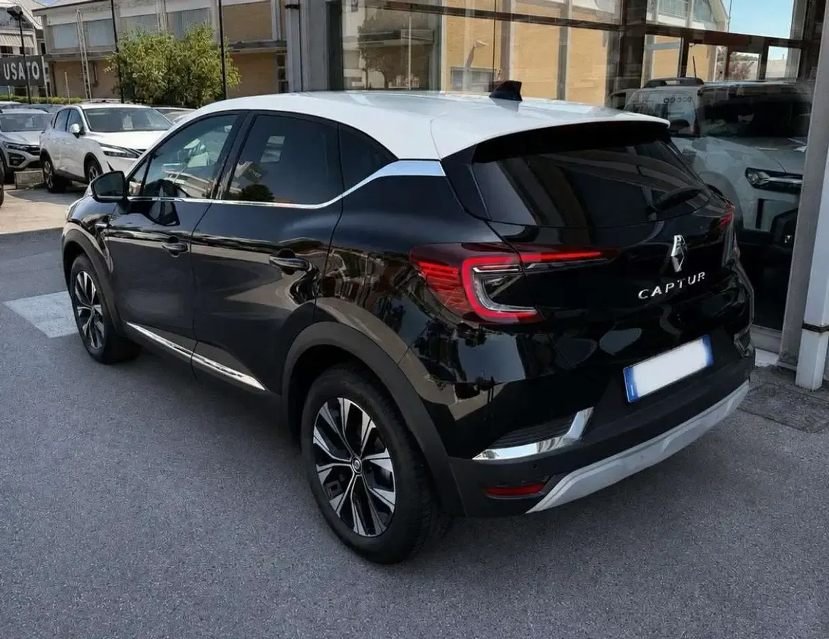 Usata Renault Captur Techno 91 CV (66 kW) 2023 Nero SUV