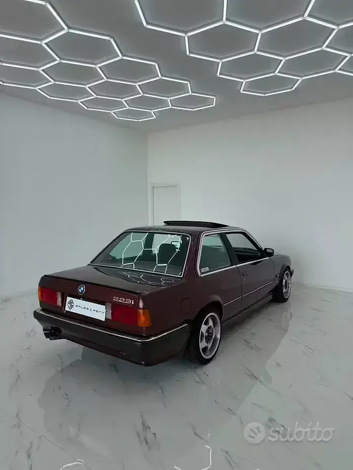 Usata BMW 323 Efficient Dynamics 139 CV (102 kW) 1983 Rosso Berlina