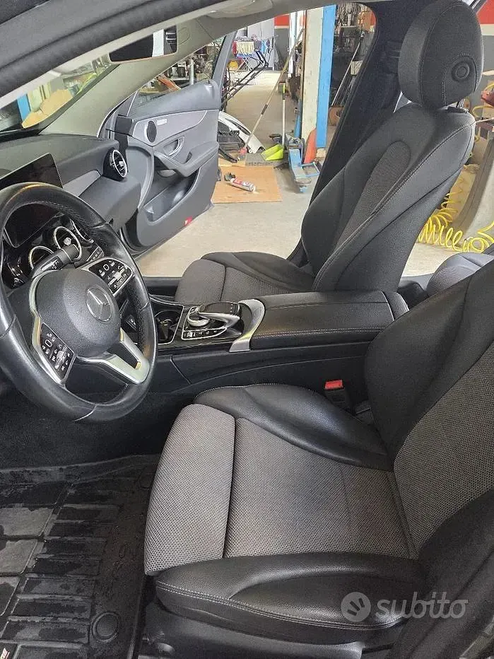 Usata Mercedes C220 Premium 194 CV (142 kW) 2019 Grigio Station wagon