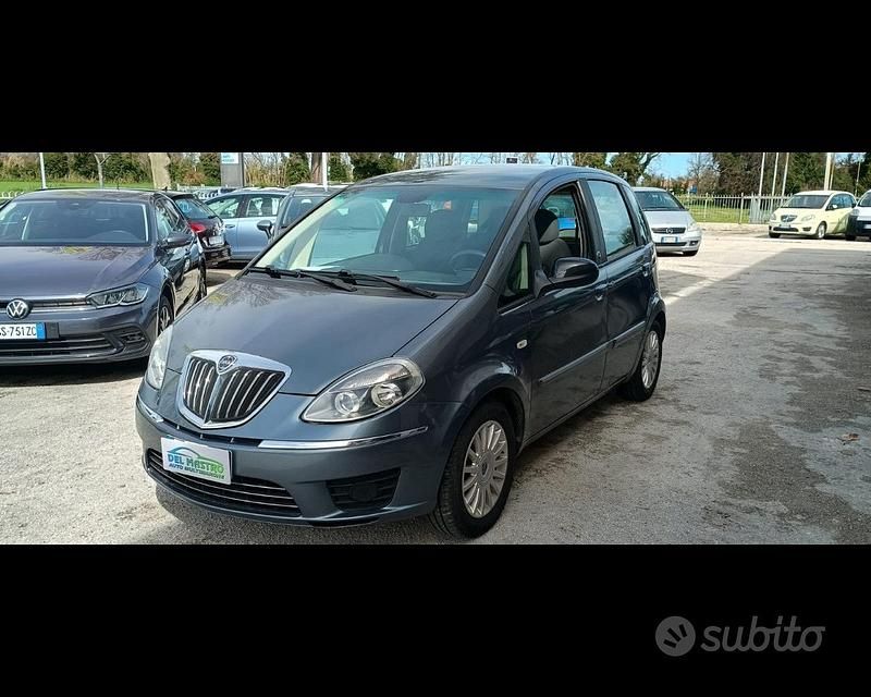 Usata Lancia Musa 77 CV (56 kW) 2013 Grigio Monovolume