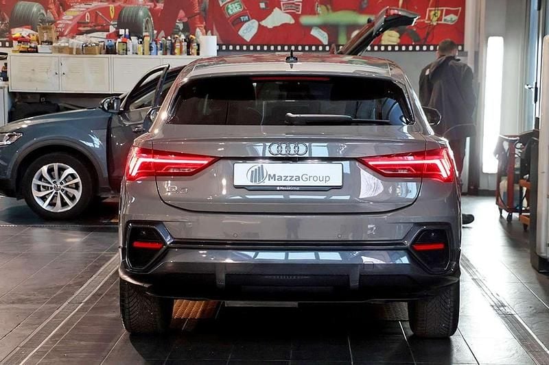 Usata Audi Q3 Sportback Ambiente 150 CV (110 kW) 2023 Grigio SUV