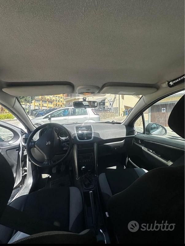 Usata Peugeot 207 70 CV (51 kW) 2010 Grigio Utilitaria