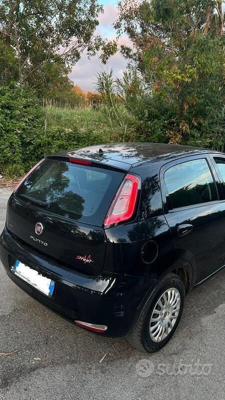 Usata Fiat Punto Street 65 CV (47 kW) 2014 Nero Utilitaria