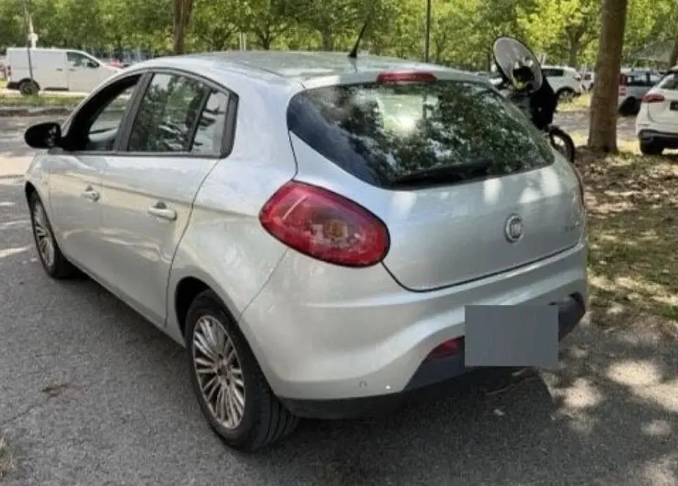 Usata Fiat Bravo Emotion 90 CV (66 kW) 2010 Argento Utilitaria