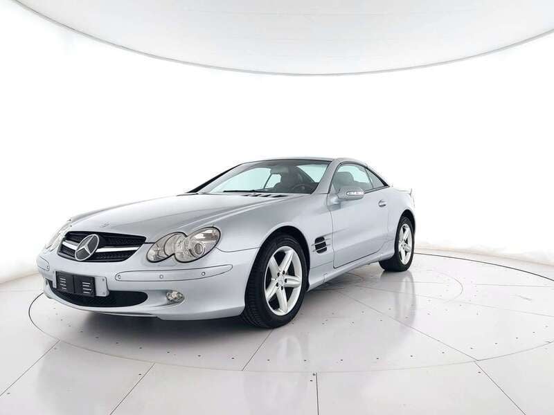Usata Mercedes SL350 245 CV (180 kW) 2003 Grigio metallizzato Cabrio
