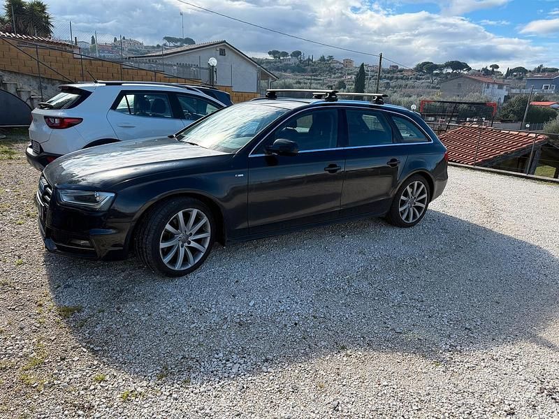 Usata Audi A4 Ambiente 177 CV (130 kW) 2013 Nero Station wagon