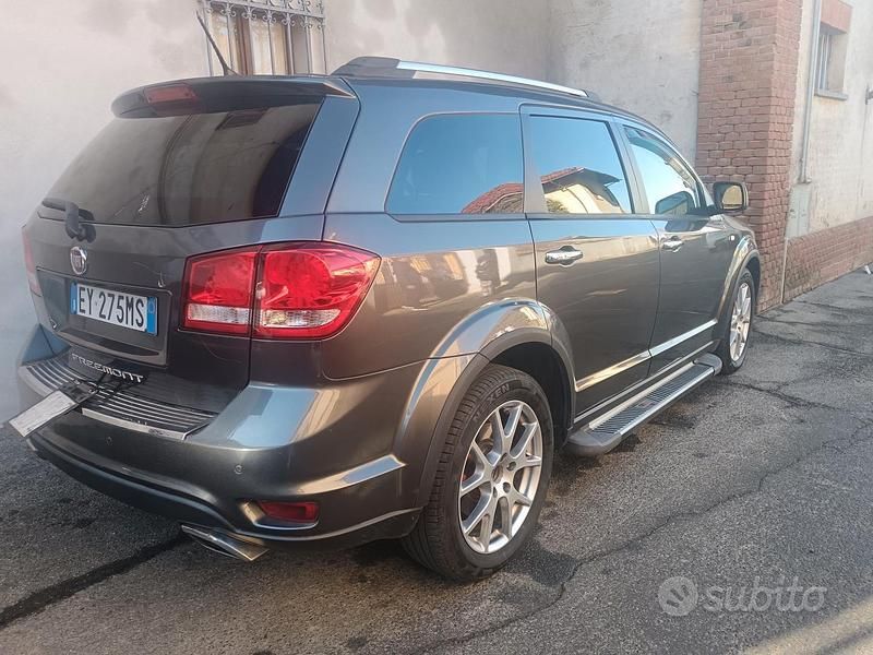 Usata 2015 Fiat Freemont SUV | 7699 € (Ottimo prezzo) - Immagine 1/4