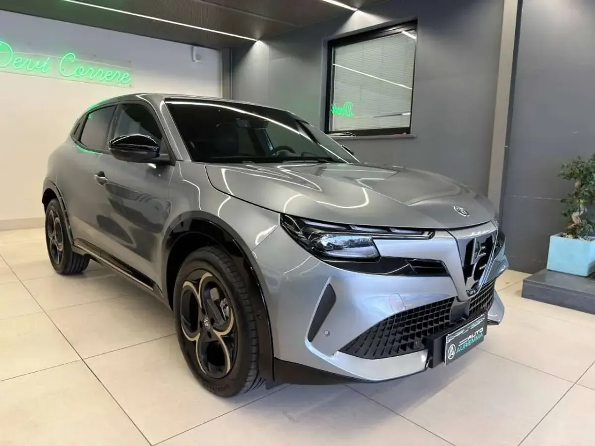 Nuova Alfa Romeo GT Junior 136 CV (100 kW) 2025 Grigio arese Berlina
