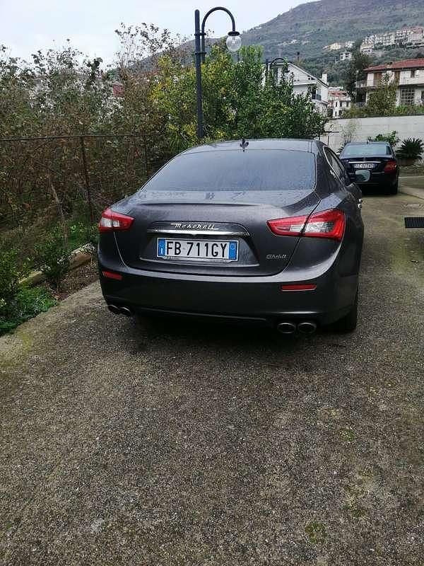 Usata Maserati Ghibli 250 CV (183 kW) 2015 Grigio Berlina