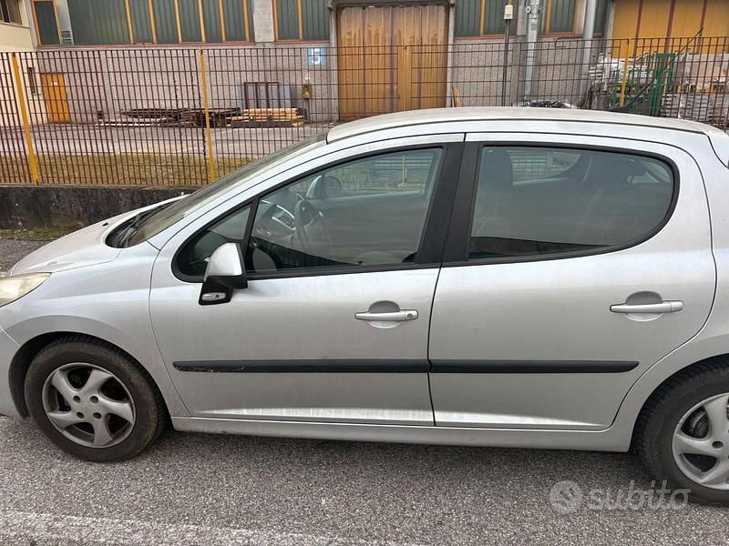 Usata Peugeot 207 2009 Grigio Utilitaria