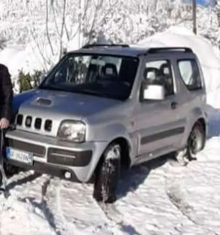 Usata Suzuki Jimny 86 CV (63 kW) 2006 Argento SUV