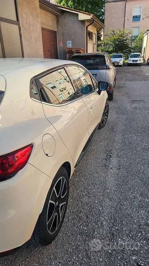 Usata Renault Clio 78 CV (57 kW) 2016 Bianco Utilitaria