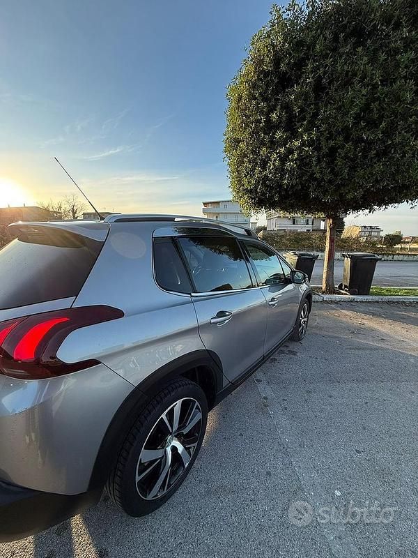 Usata Peugeot 2008 2017 Grigio SUV
