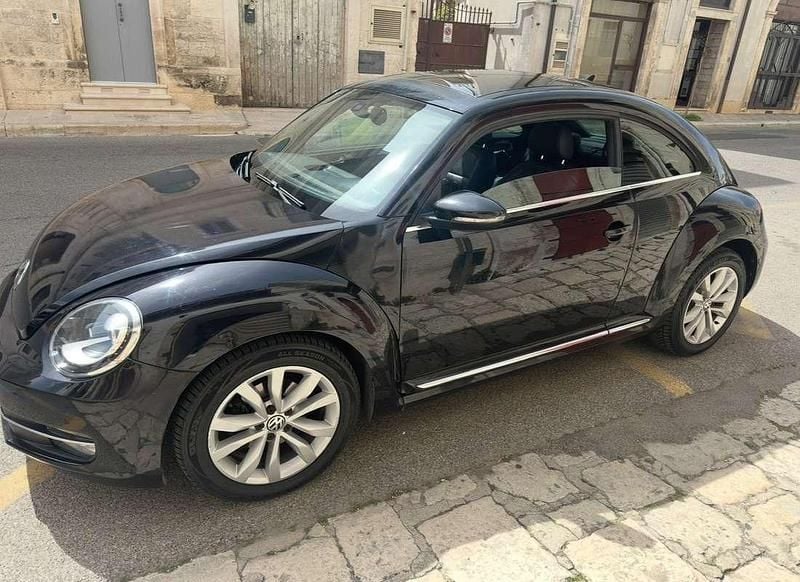 Nero Usata 2013 VW Maggiolino Sportline Tre volumi | 6900 € (Buon prezzo) - Immagine 1/4
