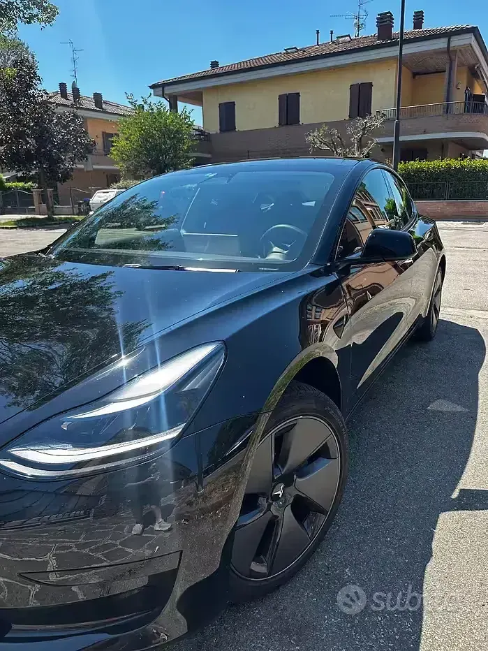 Usata Tesla Model 3 RWD 88 kW (120 CV) 2023 Nero Berlina