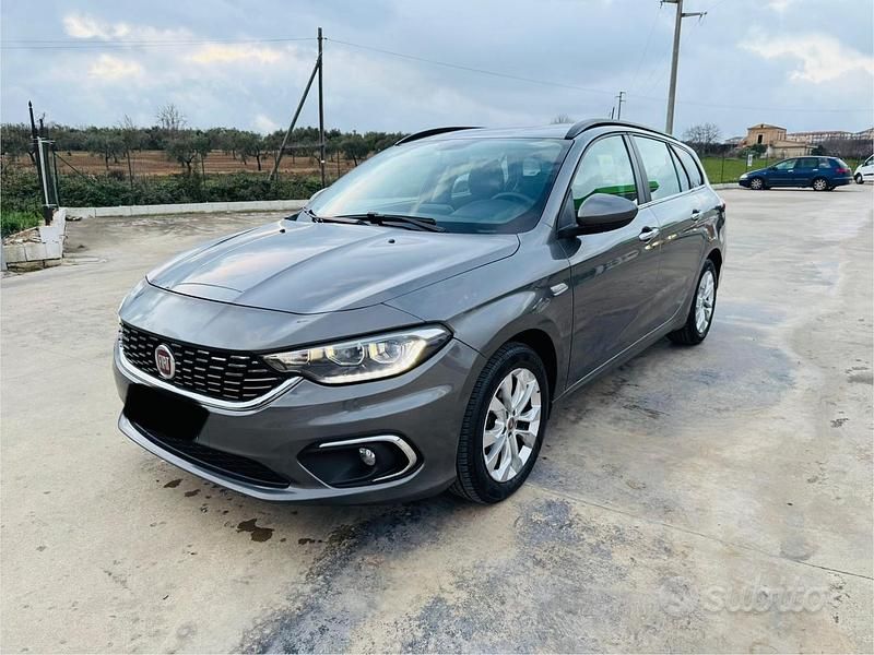 Usata Fiat Tipo Lounge 119 CV (87 kW) 2017 Grigio Station wagon